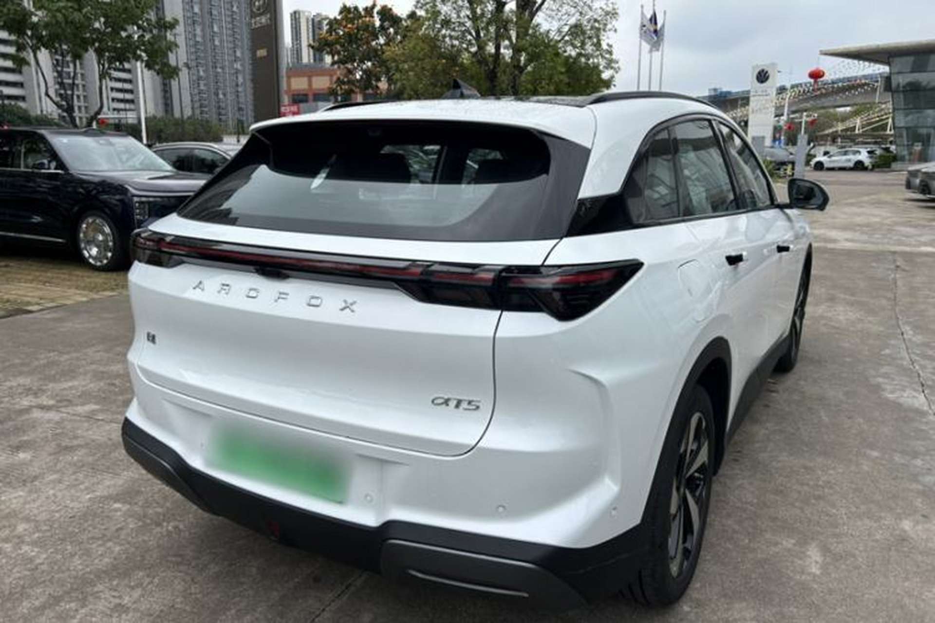 Used ARCFOX Alpha T5 2026 Model Range-Extended 1215 Yuanjing Smart Driving Version Exterior 3
