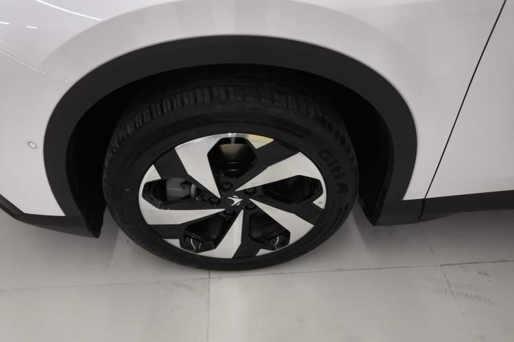 Used ARCFOX Alpha T5 2026 Model Pure Electric 560 Yuanjing Smart Driving Version Exterior 4