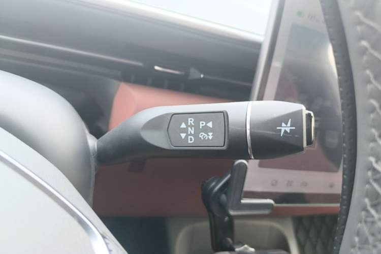 Used ARCFOX Alpha T5 2026 Model Pure Electric 660 Yuanjing Divine Driving Version Gear Lever