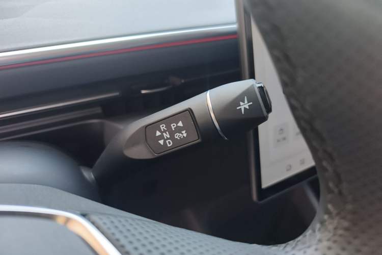 Used ARCFOX Alpha T5 2026 Model Range-Extended 1215 Yuanjing Smart Driving Version Gear Lever