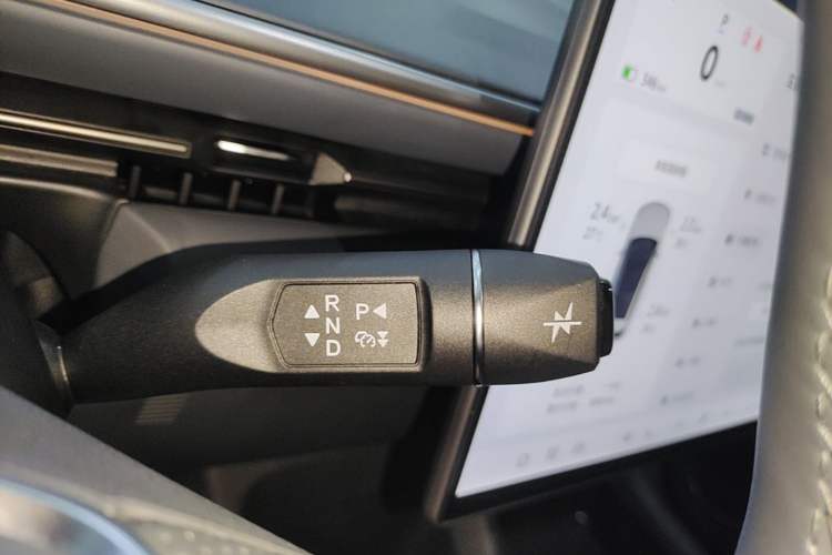 Used ARCFOX Alpha T5 2026 Model Pure Electric 660 Yuanjing Divine Driving Version Gear Lever