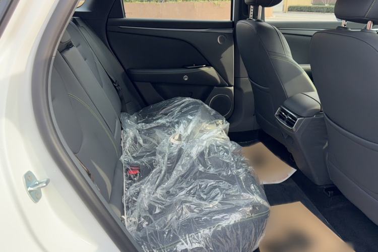Used ARCFOX Alpha T5 2026 Model Pure Electric 560 Intelligent Enjoyment Version Interior 4