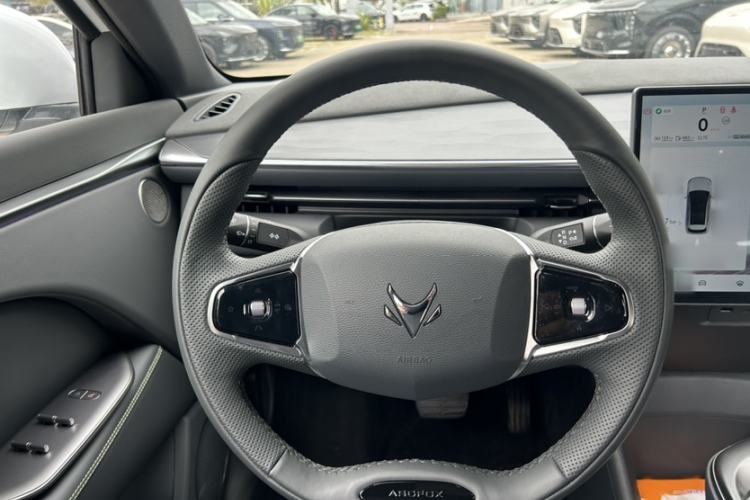 Used ARCFOX Alpha T5 2026 Model Range-Extended 1215 Yuanjing Smart Driving Version Interior 5