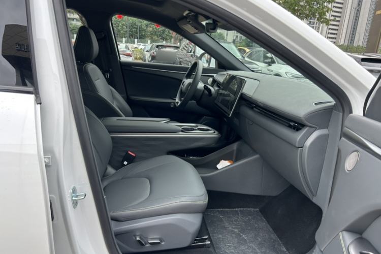 Used ARCFOX Alpha T5 2026 Model Range-Extended 1215 Yuanjing Smart Driving Version Interior 7