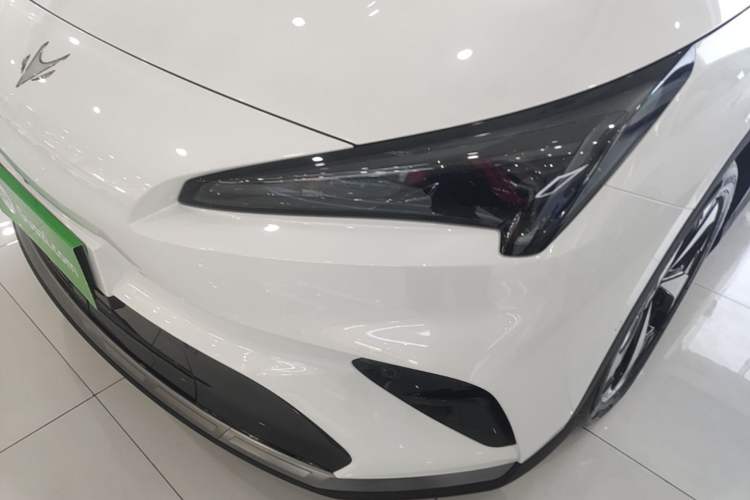 Used ARCFOX Alpha T5 2026 Model Pure Electric 560 Intelligent Enjoyment Version Left Front Headlight