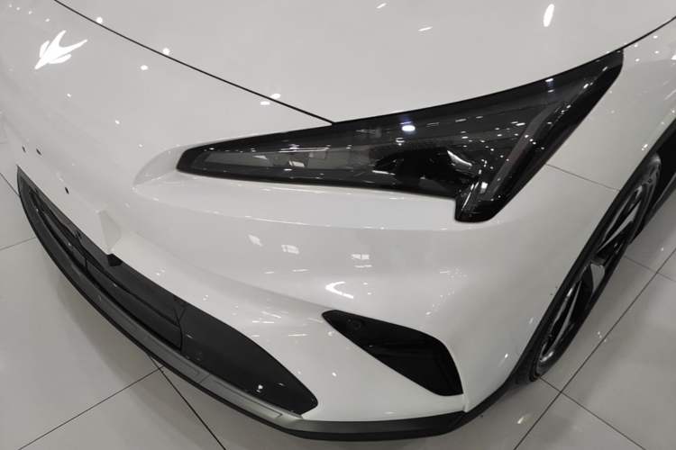 Used ARCFOX Alpha T5 2026 Model Pure Electric 660 Yuanjing Divine Driving Version Left Front Headlight