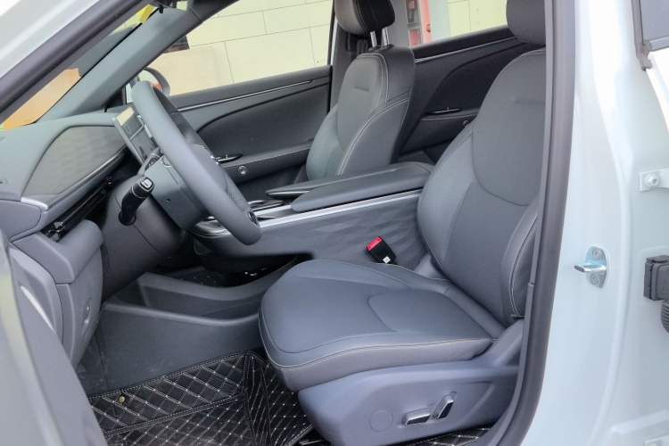 Used ARCFOX Alpha T5 2026 Model Pure Electric 560 Intelligent Enjoyment Version Left Front Seat