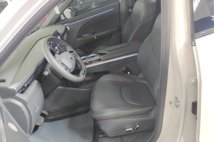 Used ARCFOX Alpha T5 2026 Model Pure Electric 660 Yuanjing Divine Driving Version Left Front Seat