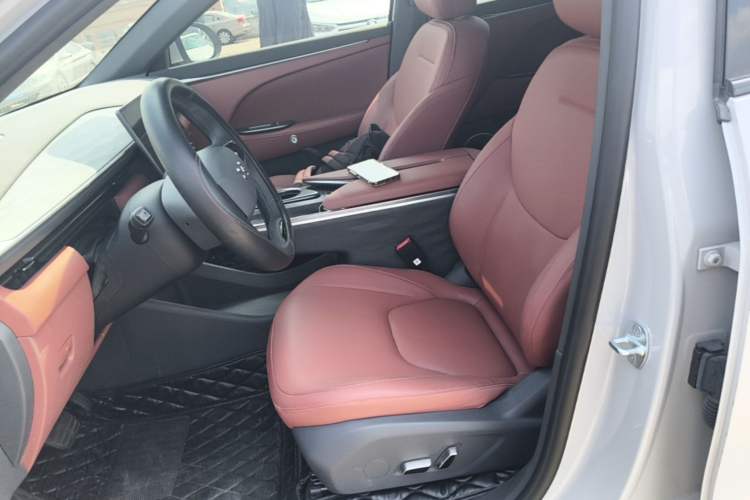 Used ARCFOX Alpha T5 2026 Model Pure Electric 660 Yuanjing Divine Driving Version Left Front Seat