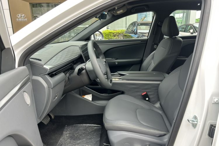 Used ARCFOX Alpha T5 2026 Model Range-Extended 1215 Yuanjing Smart Driving Version Left Front Seat