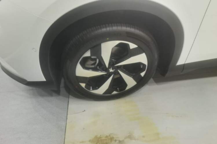 Used ARCFOX Alpha T5 2026 Model Pure Electric 560 Intelligent Enjoyment Version Left Front Wheel Hub