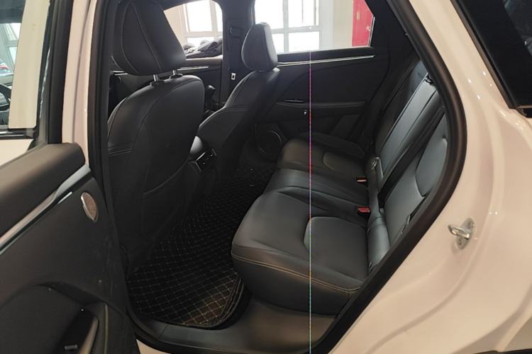 Used ARCFOX Alpha T5 2026 Model Pure Electric 560 Yuanjing Smart Driving Version Left Rear Seat