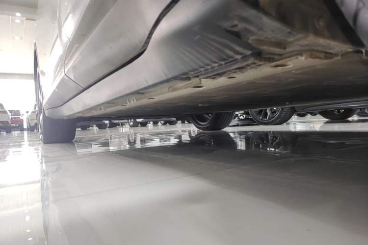 Used ARCFOX Alpha T5 2026 Model Pure Electric 660 Yuanjing Divine Driving Version Left Side Sill