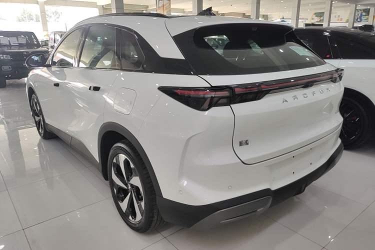 Used ARCFOX Alpha T5 2026 Model Pure Electric 560 Yuanjing Smart Driving Version Rear Left 45 Deg