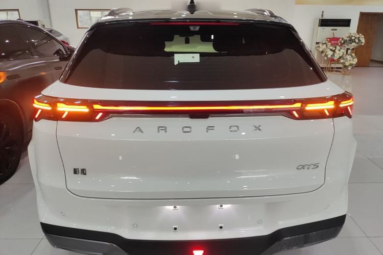 Used ARCFOX Alpha T5 2026 Model Pure Electric 660 Yuanjing Divine Driving Version Rear