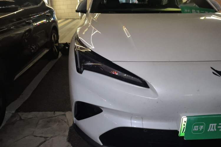Used ARCFOX Alpha T5 2026 Model Pure Electric 560 Yuanjing Smart Driving Version Right Front Headlight