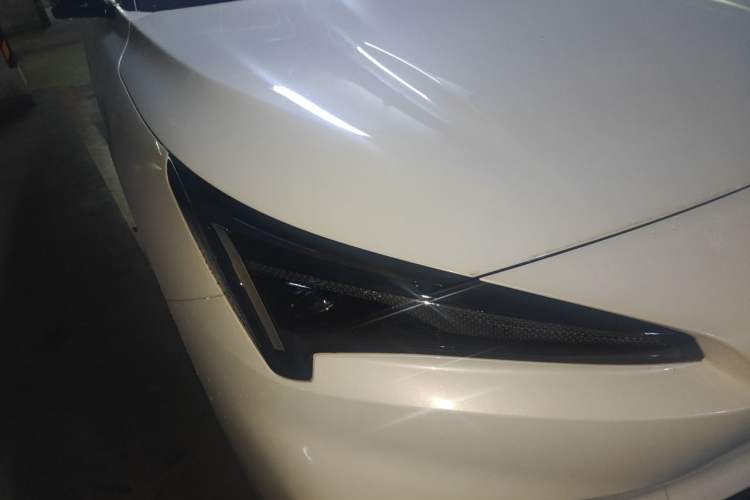 Used ARCFOX Alpha T5 2026 Model Pure Electric 660 Yuanjing Divine Driving Version Right Front Headlight