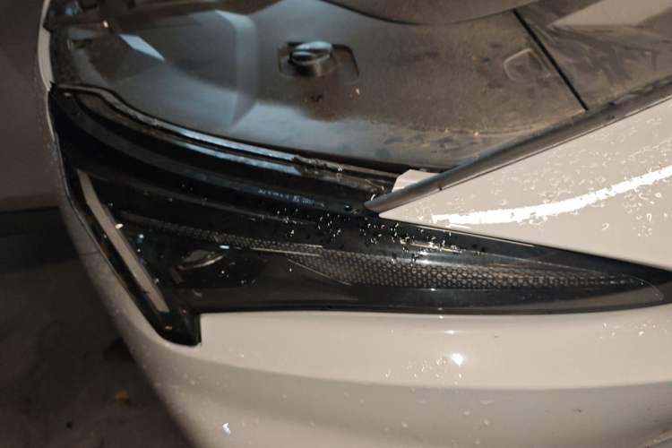 Used ARCFOX Alpha T5 2026 Model Pure Electric 660 Yuanjing Divine Driving Version Right Front Headlight