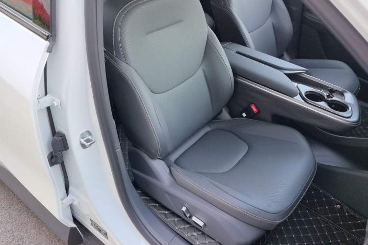 Used ARCFOX Alpha T5 2026 Model Pure Electric 560 Intelligent Enjoyment Version Right Front Seat