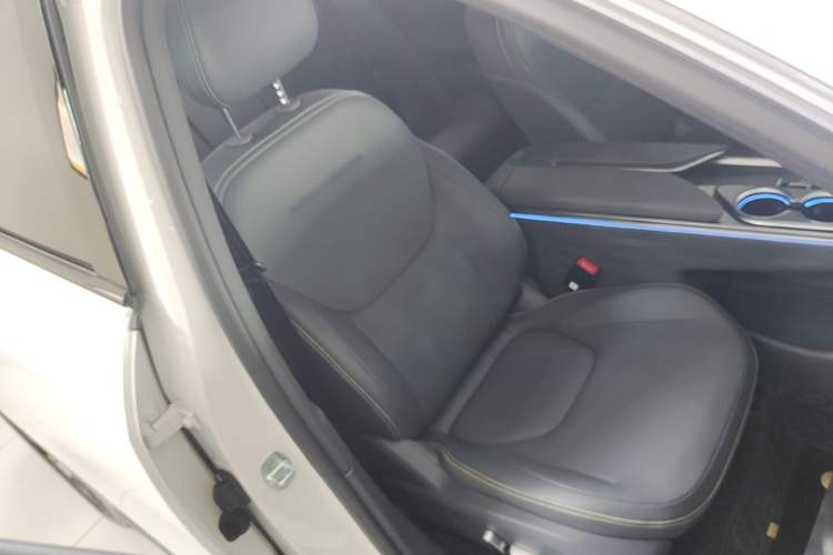 Used ARCFOX Alpha T5 2026 Model Pure Electric 660 Yuanjing Divine Driving Version Right Front Seat