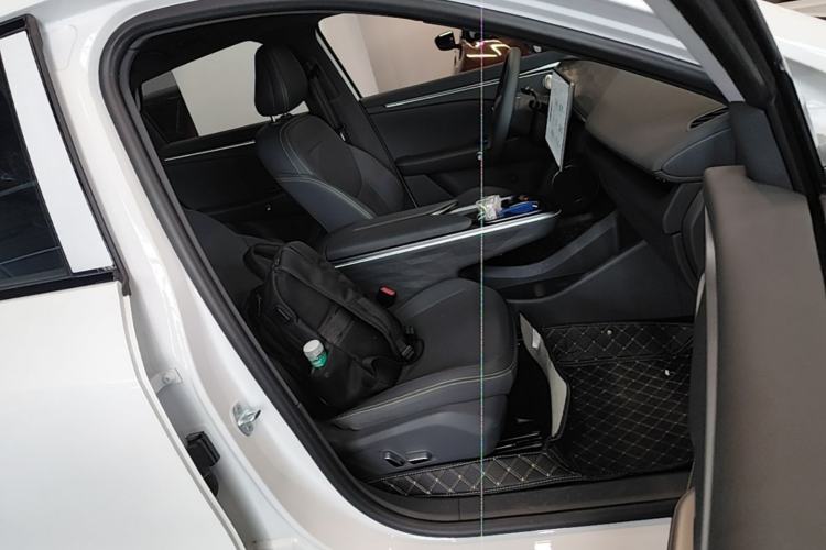 Used ARCFOX Alpha T5 2026 Model Pure Electric 560 Yuanjing Smart Driving Version Right Front Seat