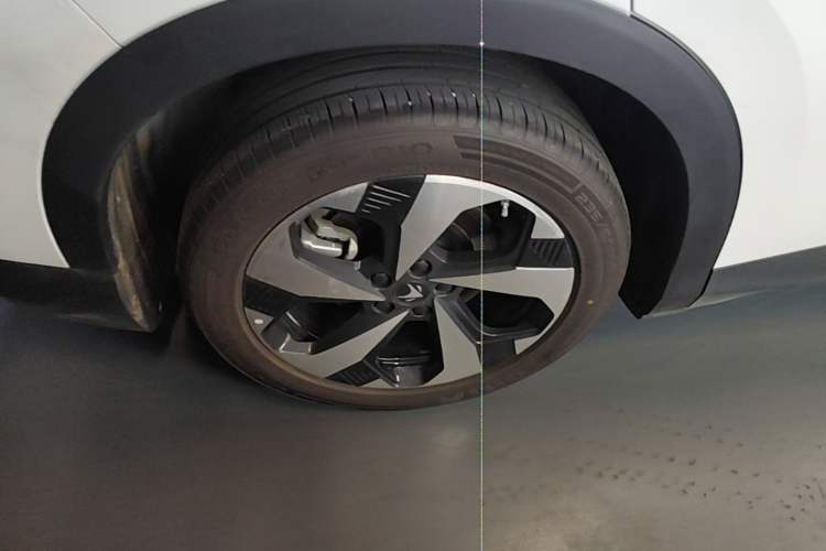 Used ARCFOX Alpha T5 2026 Model Pure Electric 560 Yuanjing Smart Driving Version Right Rear Wheel Hub