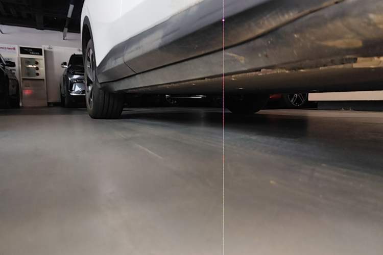 Used ARCFOX Alpha T5 2026 Model Pure Electric 560 Yuanjing Smart Driving Version Right Side Sill