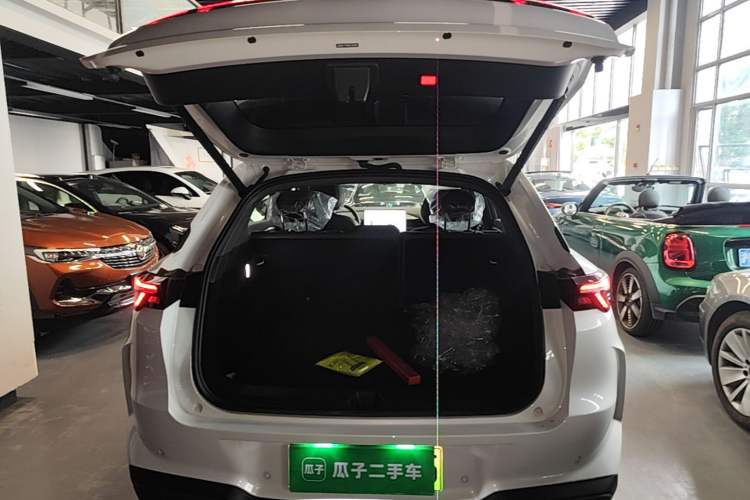 Used ARCFOX Alpha T5 2026 Model Pure Electric 560 Yuanjing Smart Driving Version Trunk