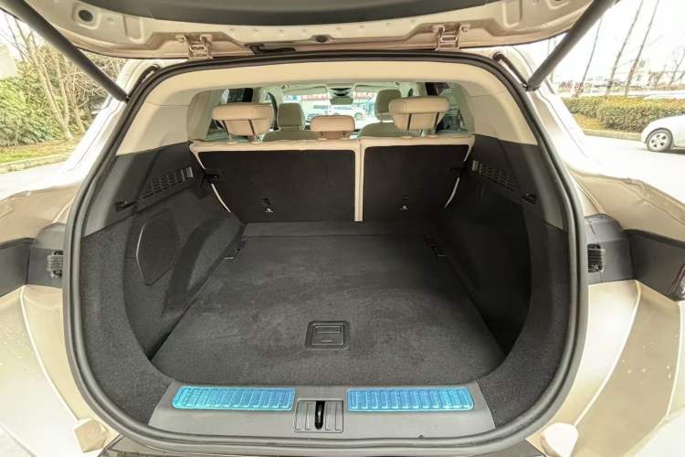 Used ARCFOX Alpha T6 2025 688MAX 175kW Interior 6