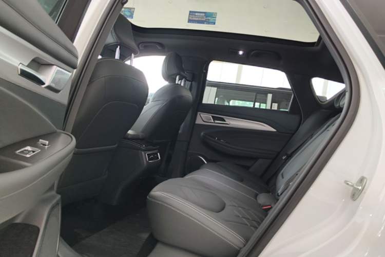 Used ARCFOX Alpha T6 2025 688MAX 160kW Left Rear Seat