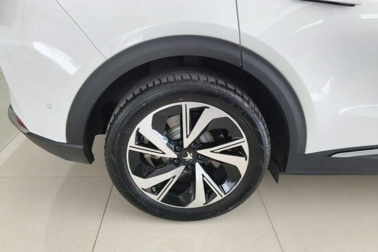 Used ARCFOX Alpha T6 2025 688MAX 160kW Right Rear Wheel Hub