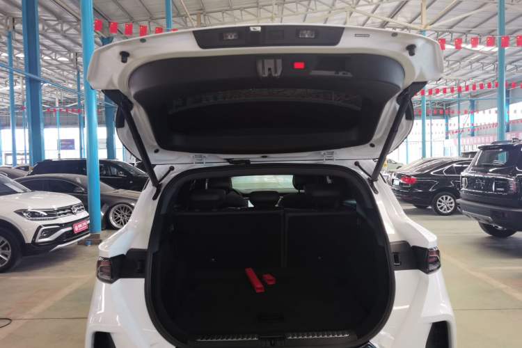 Used ARCFOX Alpha T6 2025 688MAX 175kW Trunk