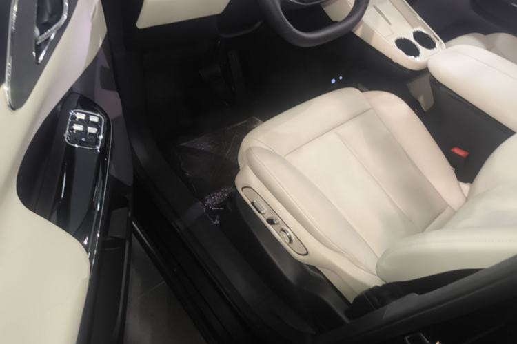 Used ARCFOX Ji Hu asks V9 2026 Model 1330 Ultra+ Driver Seat