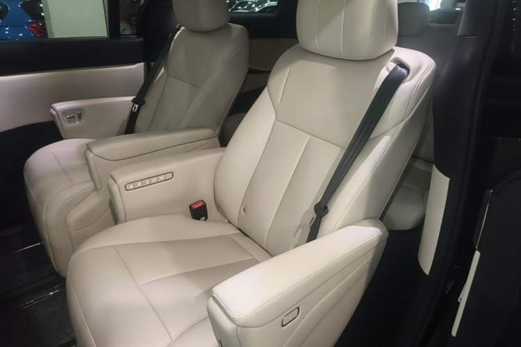 Used ARCFOX Ji Hu asks V9 2026 Model 1330 Ultra+ Left Rear Seat
