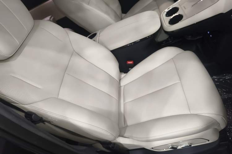 Used ARCFOX Ji Hu asks V9 2026 Model 1330 Ultra+ Right Front Seat