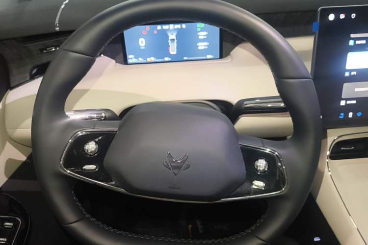 Used ARCFOX Ji Hu asks V9 2026 Model 1330 Ultra+ Steering Wheel
