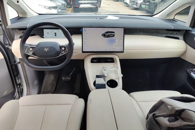 Used ARCFOX Ji Hu asks V9 2026 Model 1330 Ultra+ Center Console