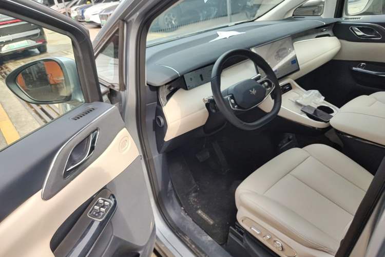 Used ARCFOX Ji Hu asks V9 2026 Model 1330 Ultra+ Driver Seat