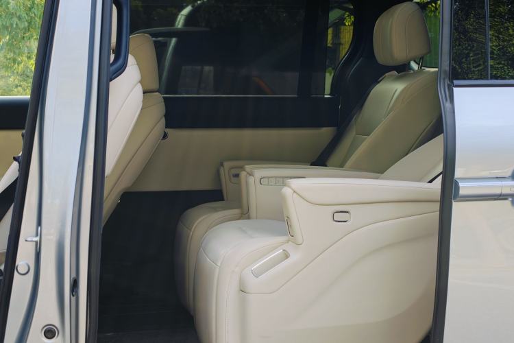 Used ARCFOX Ji Hu asks V9 2026 Model 1330 Ultra+ Interior 3