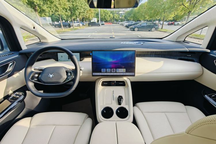 Used ARCFOX Ji Hu asks V9 2026 Model 1330 Ultra+ Interior 4