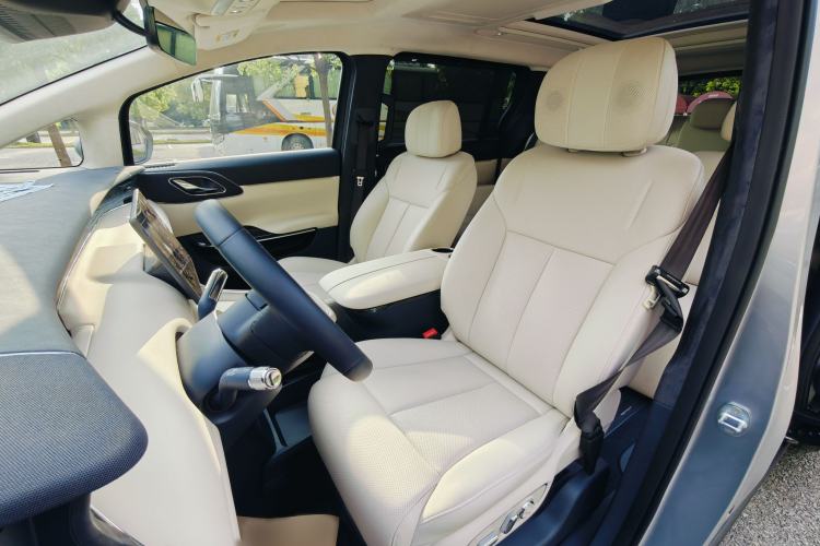 Used ARCFOX Ji Hu asks V9 2026 Model 1330 Ultra+ Left Front Seat