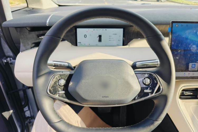 Used ARCFOX Ji Hu asks V9 2026 Model 1330 Ultra+ Steering Wheel