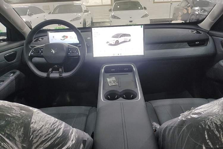 Used ARCFOX Jihu Beta S3 2026 Model 660ULTRA Center Console
