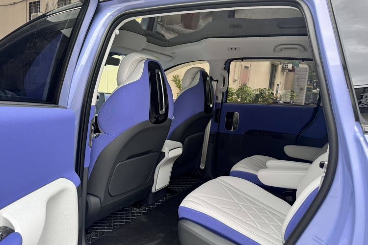 Used ARCFOX Kaola 2023 Family Edition Pro Interior 4