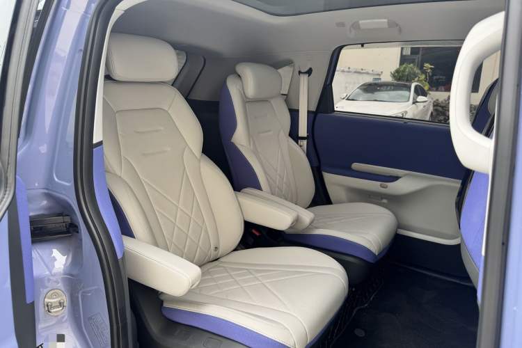 Used ARCFOX Kaola 2023 Family Edition Pro Interior 5
