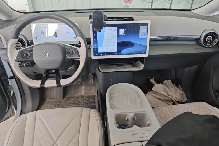 Used ARCFOX Kaola 2023 Family Edition Center Console