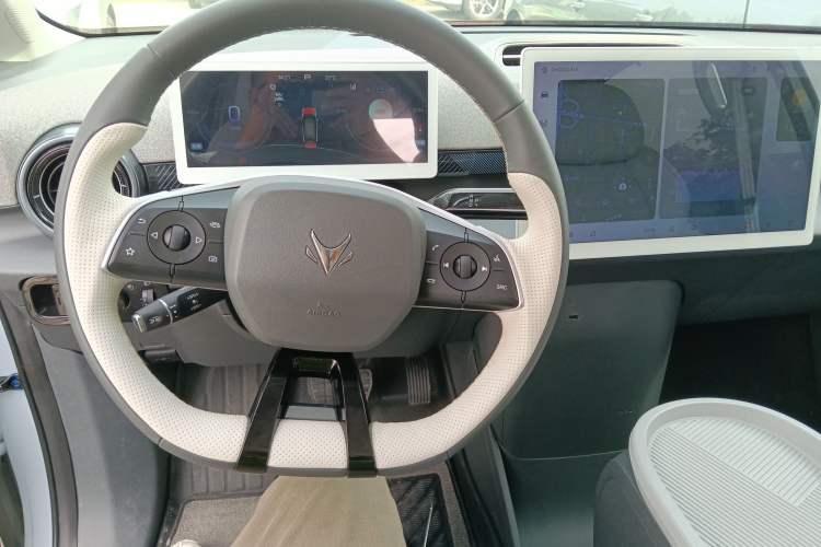 Used ARCFOX Kaola 2023 Family Edition Pro Interior 2