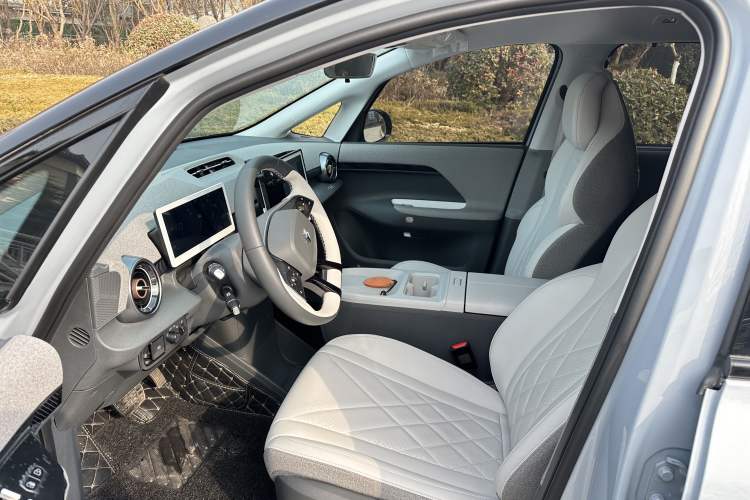 Used ARCFOX Kaola 2023 Family Edition Pro Interior 3