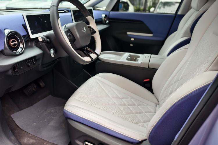 Used ARCFOX Kaola 2023 Family Edition Interior 3