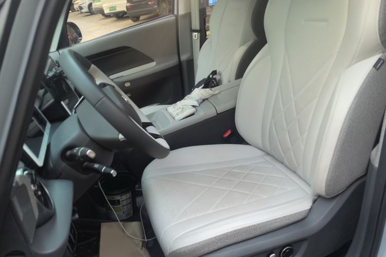 Used ARCFOX Kaola 2023 Family Edition Pro Left Front Seat